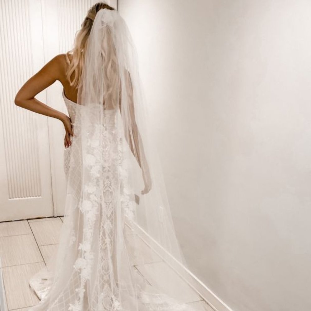 Ivory Embroidered Beaded Floral Scroll Cathedral Veil NWT - Picture 2 of 9